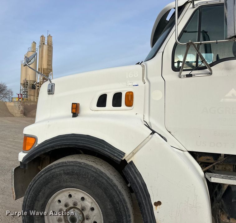 image for item DT6432 1999 Sterling L-Line truck cab and chassis