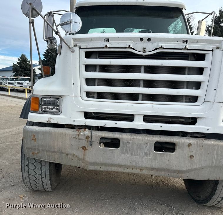 image for item DT6432 1999 Sterling L-Line truck cab and chassis