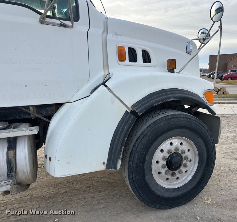 image for item DT6432 1999 Sterling L-Line truck cab and chassis