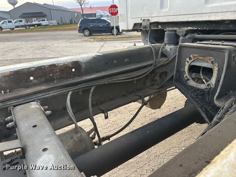 image for item DT6432 1999 Sterling L-Line truck cab and chassis