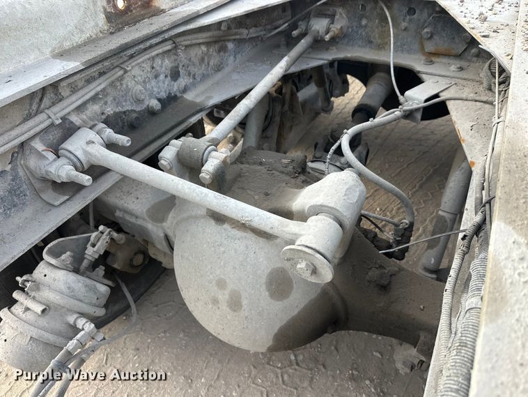 image for item DT6432 1999 Sterling L-Line truck cab and chassis