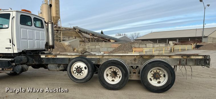 image for item DT6432 1999 Sterling L-Line truck cab and chassis