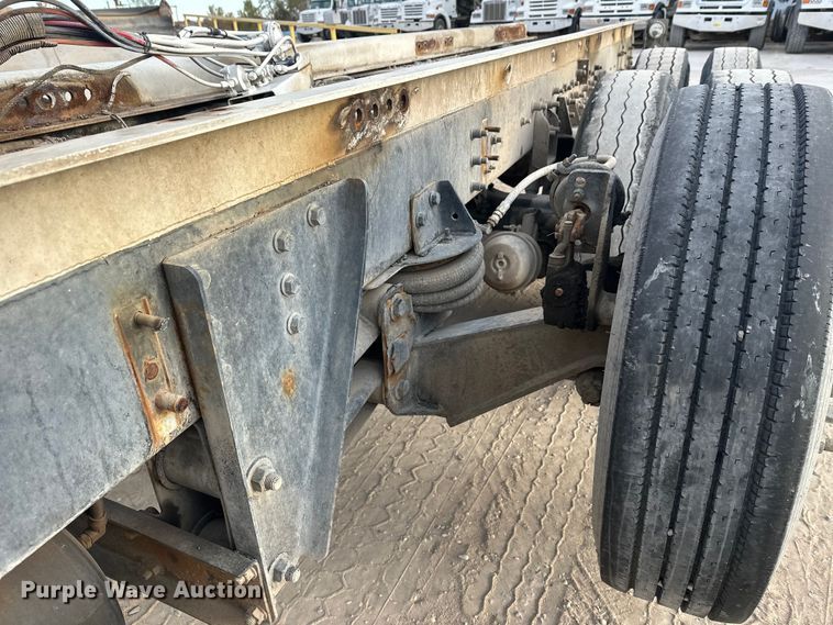 image for item DT6432 1999 Sterling L-Line truck cab and chassis