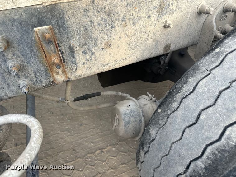 image for item DT6432 1999 Sterling L-Line truck cab and chassis