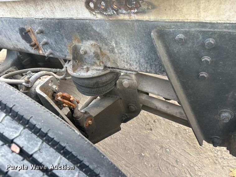 image for item DT6432 1999 Sterling L-Line truck cab and chassis