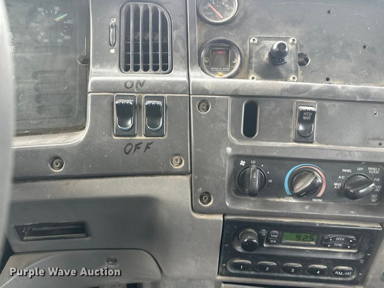 image for item DT6432 1999 Sterling L-Line truck cab and chassis