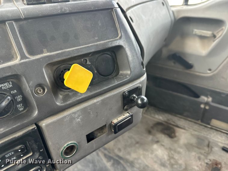 image for item DT6432 1999 Sterling L-Line truck cab and chassis