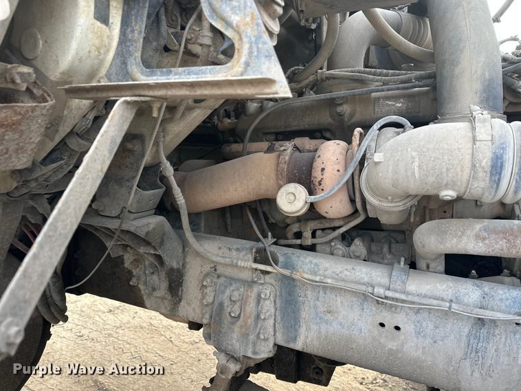 image for item DT6432 1999 Sterling L-Line truck cab and chassis