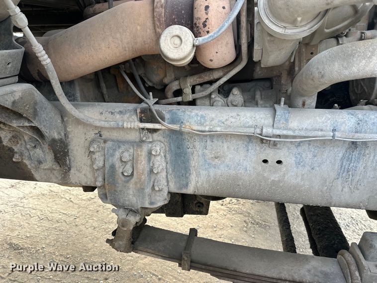 image for item DT6432 1999 Sterling L-Line truck cab and chassis