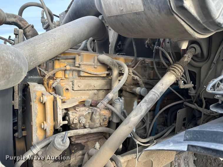 image for item DT6432 1999 Sterling L-Line truck cab and chassis