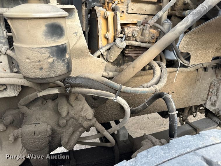 image for item DT6432 1999 Sterling L-Line truck cab and chassis