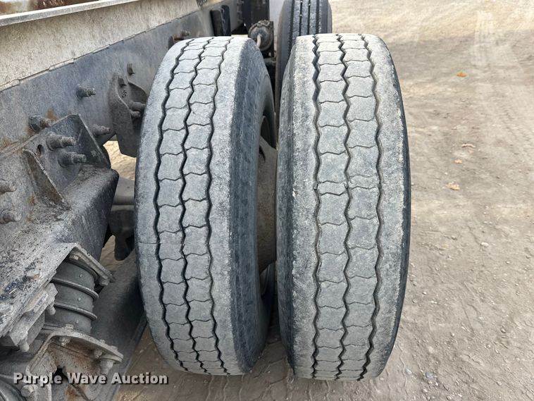 image for item DT6432 1999 Sterling L-Line truck cab and chassis