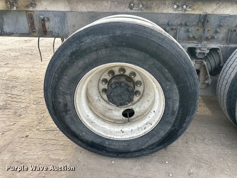 image for item DT6432 1999 Sterling L-Line truck cab and chassis