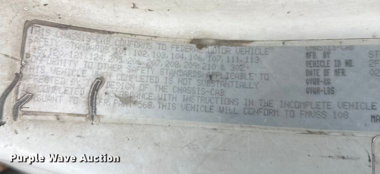 image for item DT6432 1999 Sterling L-Line truck cab and chassis