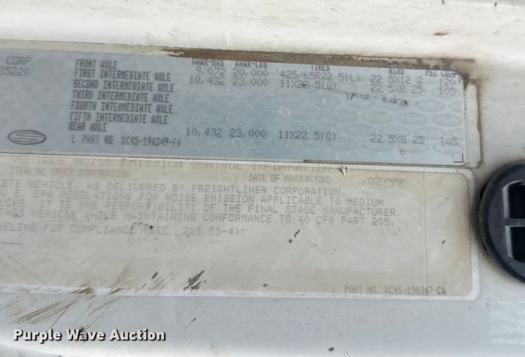 image for item DT6432 1999 Sterling L-Line truck cab and chassis