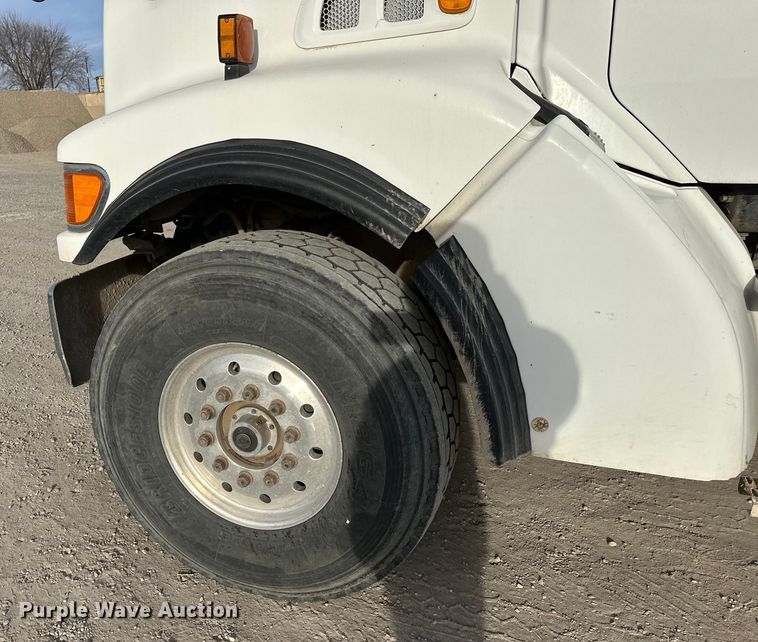 image for item DT6433 1999 Sterling L-Line truck cab and chassis