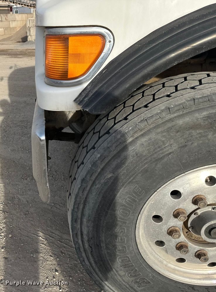 image for item DT6433 1999 Sterling L-Line truck cab and chassis