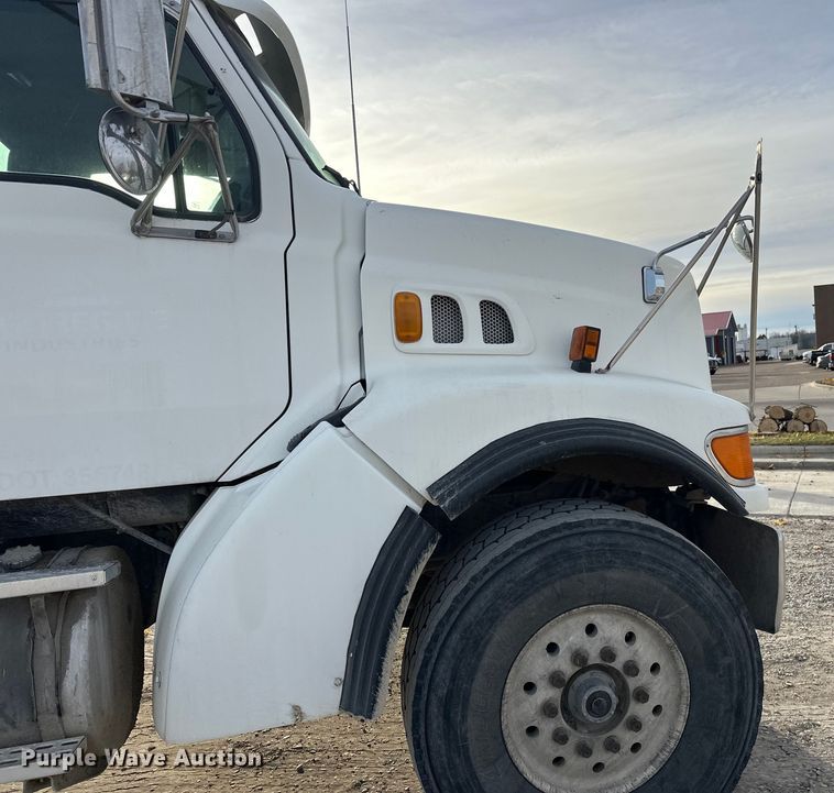 image for item DT6433 1999 Sterling L-Line truck cab and chassis