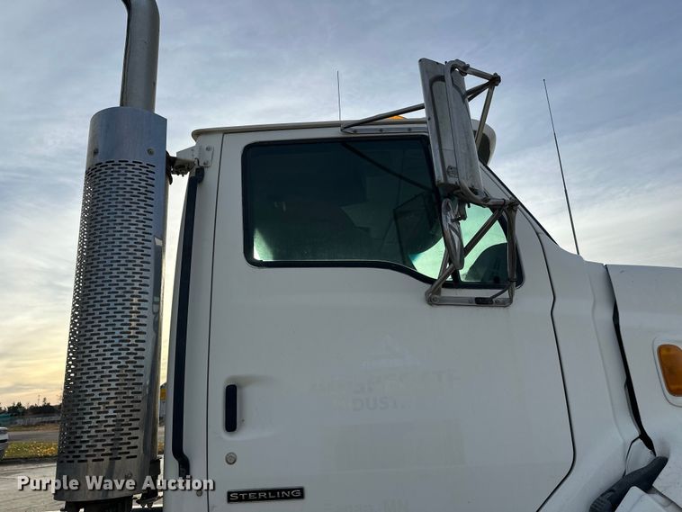 image for item DT6433 1999 Sterling L-Line truck cab and chassis