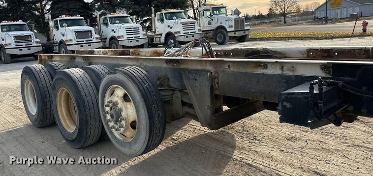 image for item DT6433 1999 Sterling L-Line truck cab and chassis