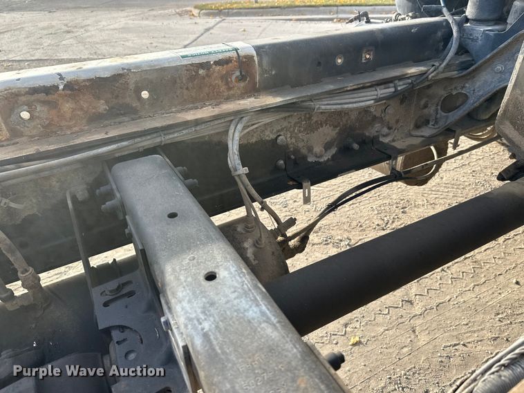 image for item DT6433 1999 Sterling L-Line truck cab and chassis