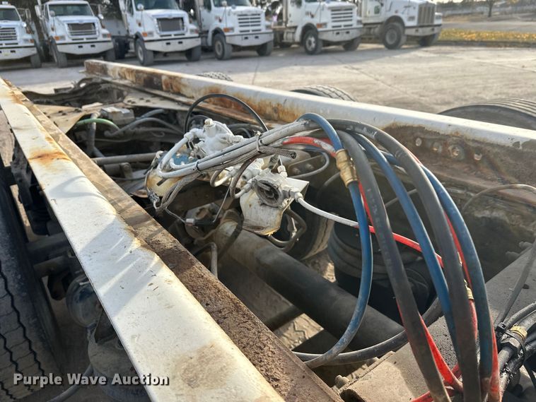 image for item DT6433 1999 Sterling L-Line truck cab and chassis