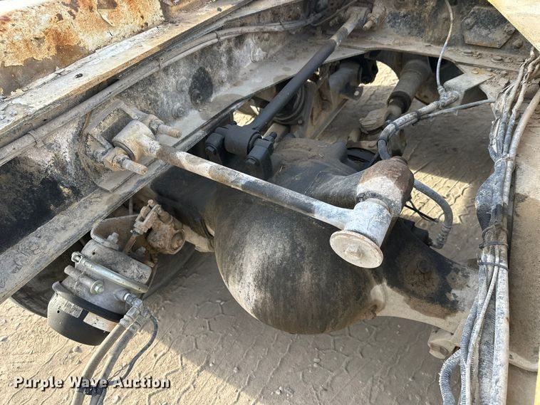 image for item DT6433 1999 Sterling L-Line truck cab and chassis