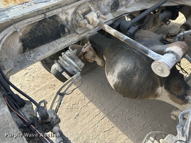 image for item DT6433 1999 Sterling L-Line truck cab and chassis