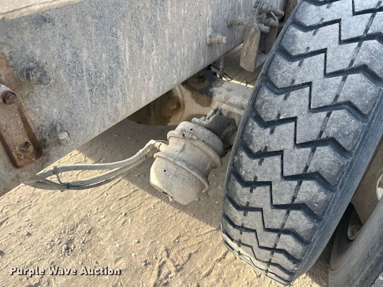 image for item DT6433 1999 Sterling L-Line truck cab and chassis