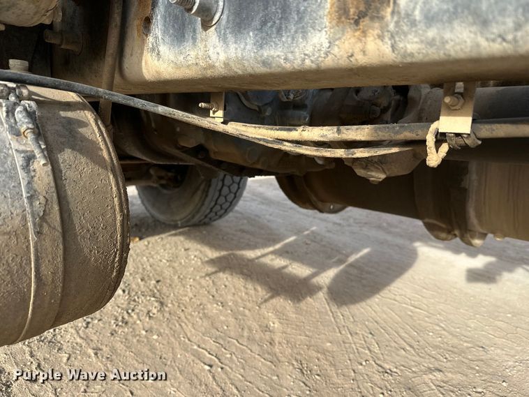 image for item DT6433 1999 Sterling L-Line truck cab and chassis