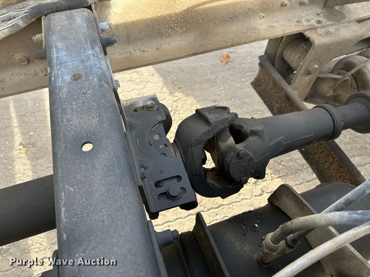 image for item DT6433 1999 Sterling L-Line truck cab and chassis