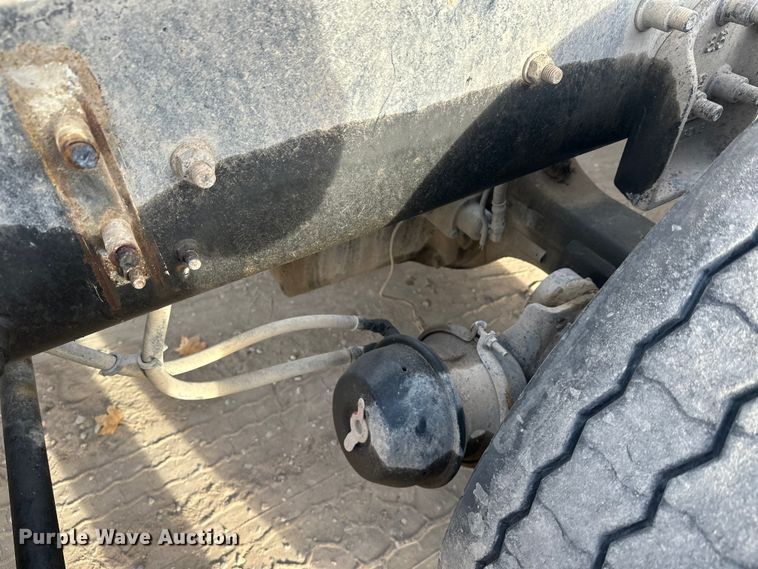 image for item DT6433 1999 Sterling L-Line truck cab and chassis