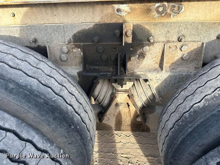 image for item DT6433 1999 Sterling L-Line truck cab and chassis