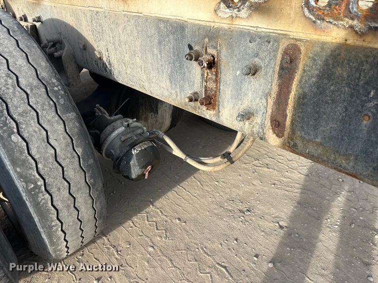 image for item DT6433 1999 Sterling L-Line truck cab and chassis