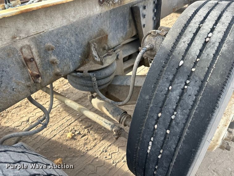 image for item DT6433 1999 Sterling L-Line truck cab and chassis