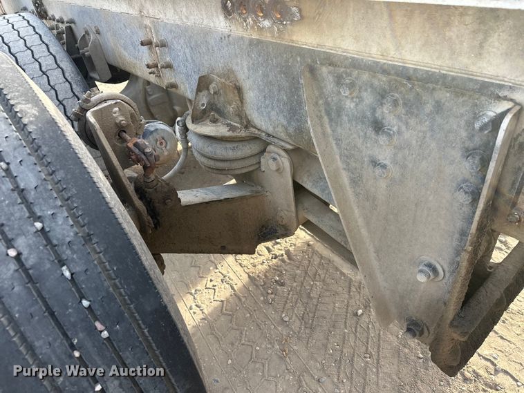 image for item DT6433 1999 Sterling L-Line truck cab and chassis