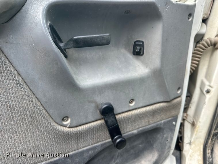 image for item DT6433 1999 Sterling L-Line truck cab and chassis