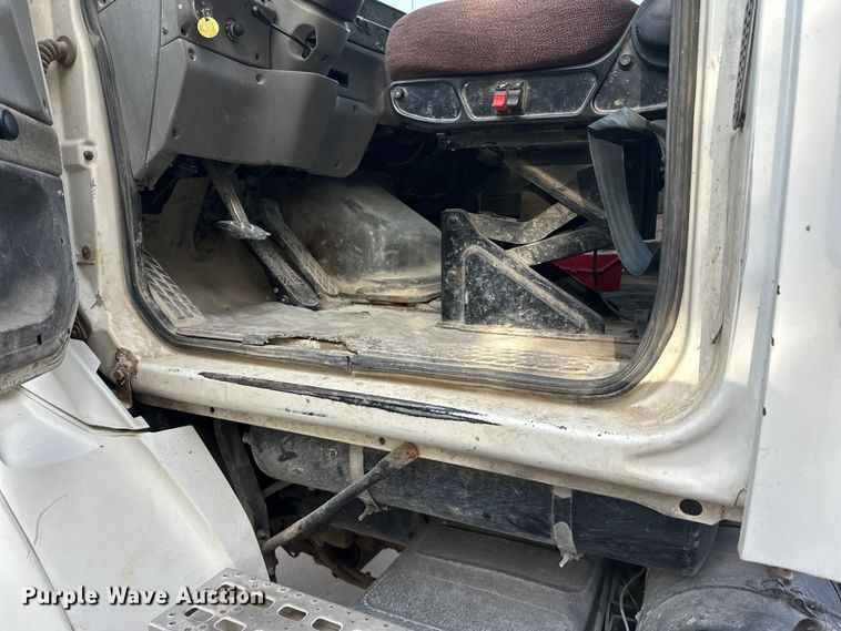 image for item DT6433 1999 Sterling L-Line truck cab and chassis