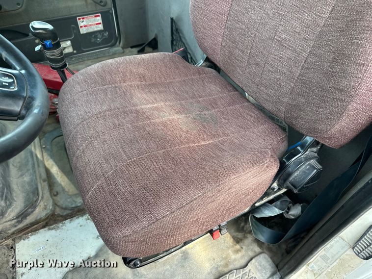 image for item DT6433 1999 Sterling L-Line truck cab and chassis