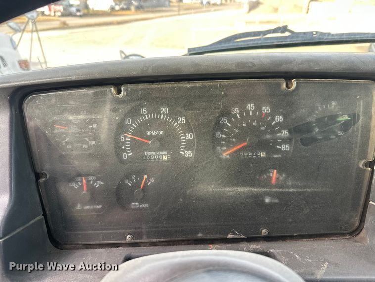 image for item DT6433 1999 Sterling L-Line truck cab and chassis