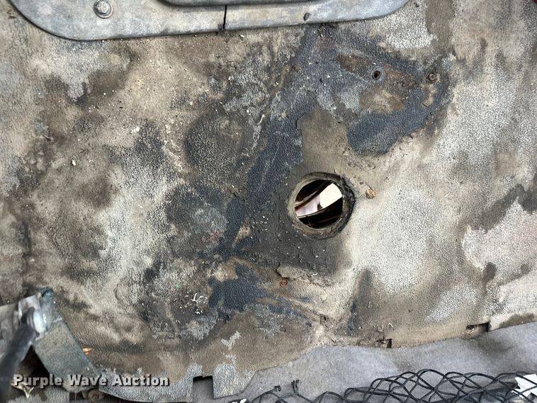 image for item DT6433 1999 Sterling L-Line truck cab and chassis