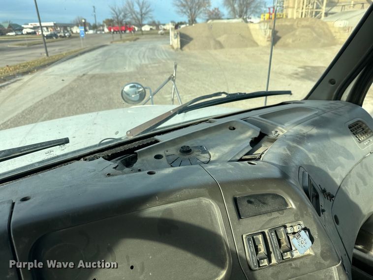 image for item DT6433 1999 Sterling L-Line truck cab and chassis