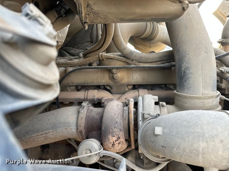 image for item DT6433 1999 Sterling L-Line truck cab and chassis