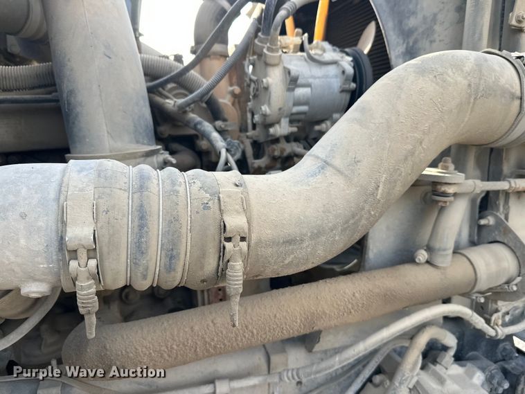 image for item DT6433 1999 Sterling L-Line truck cab and chassis