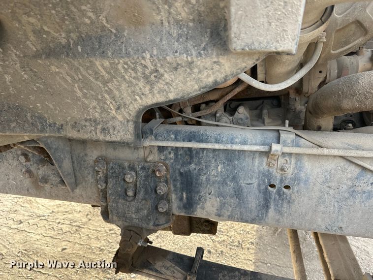 image for item DT6433 1999 Sterling L-Line truck cab and chassis