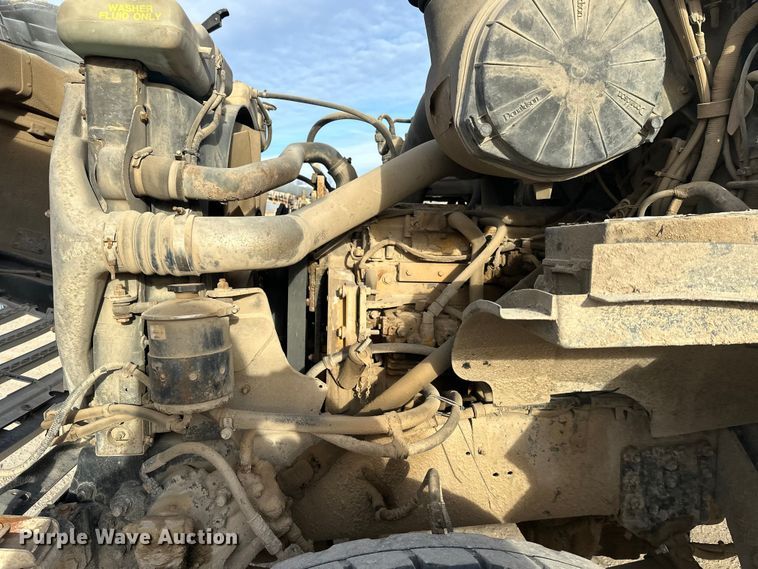 image for item DT6433 1999 Sterling L-Line truck cab and chassis