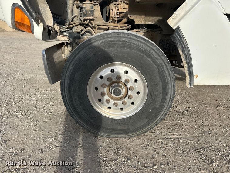 image for item DT6433 1999 Sterling L-Line truck cab and chassis