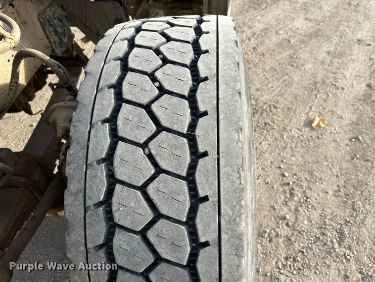 image for item DT6433 1999 Sterling L-Line truck cab and chassis