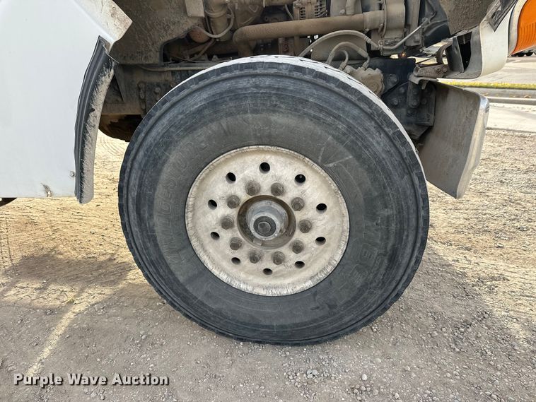 image for item DT6433 1999 Sterling L-Line truck cab and chassis