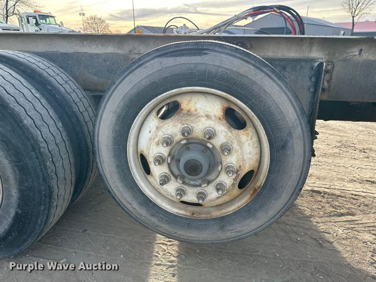 image for item DT6433 1999 Sterling L-Line truck cab and chassis